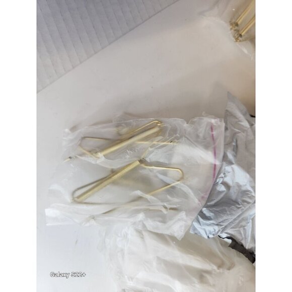 Spring Plate Hangers Gold Metal Display Easels For Plates & Photos Lot of 30 Siz - Picture 3 of 9